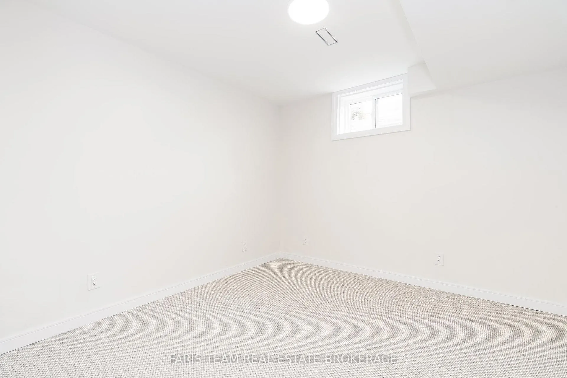 Photo 32 of 233 Wessenger Drive, Barrie, Holly — HOMEH