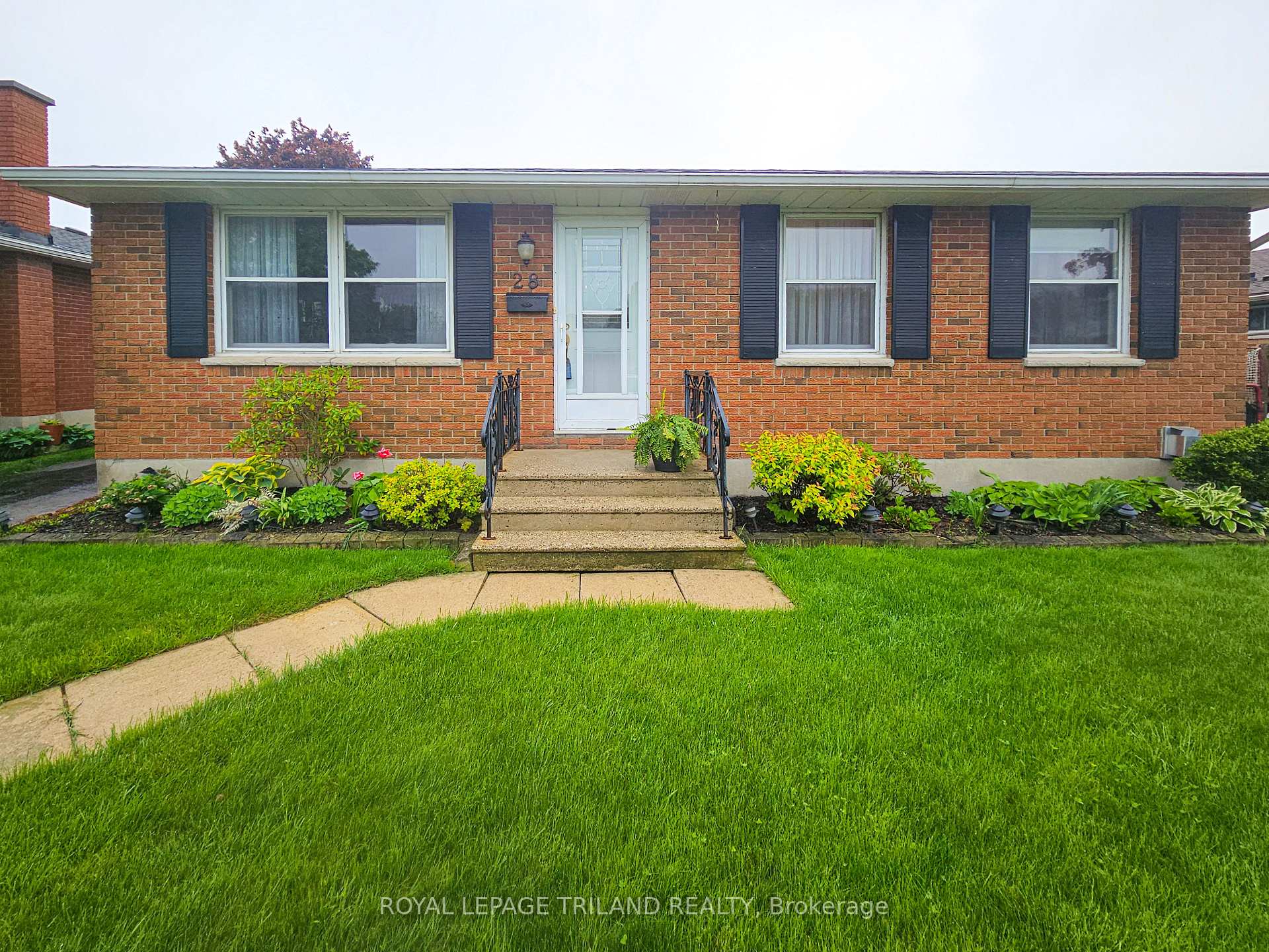 Photo 2 of 28 Raven Avenue, St. Thomas — HOMEH