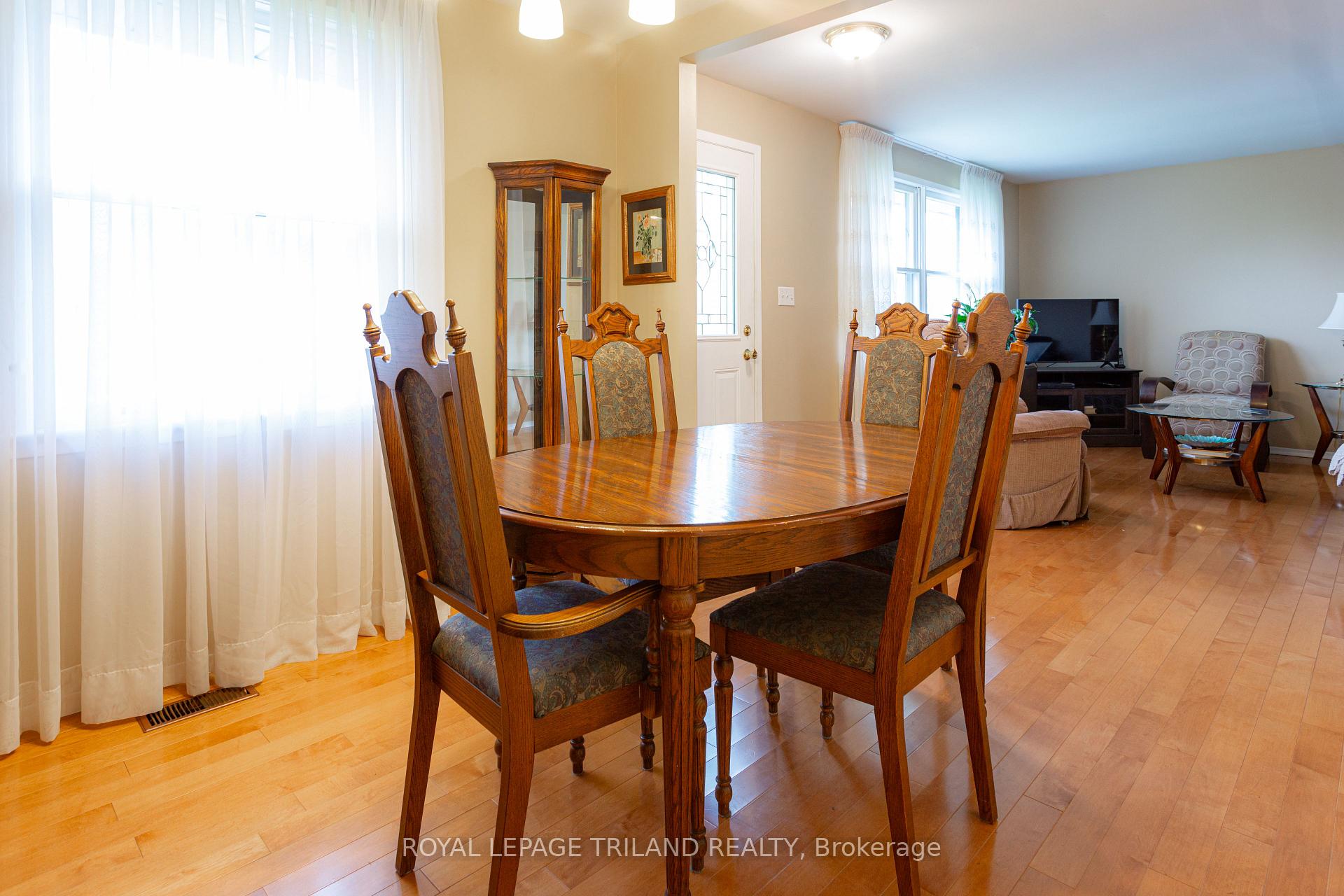 Photo 4 of 28 Raven Avenue, St. Thomas — HOMEH