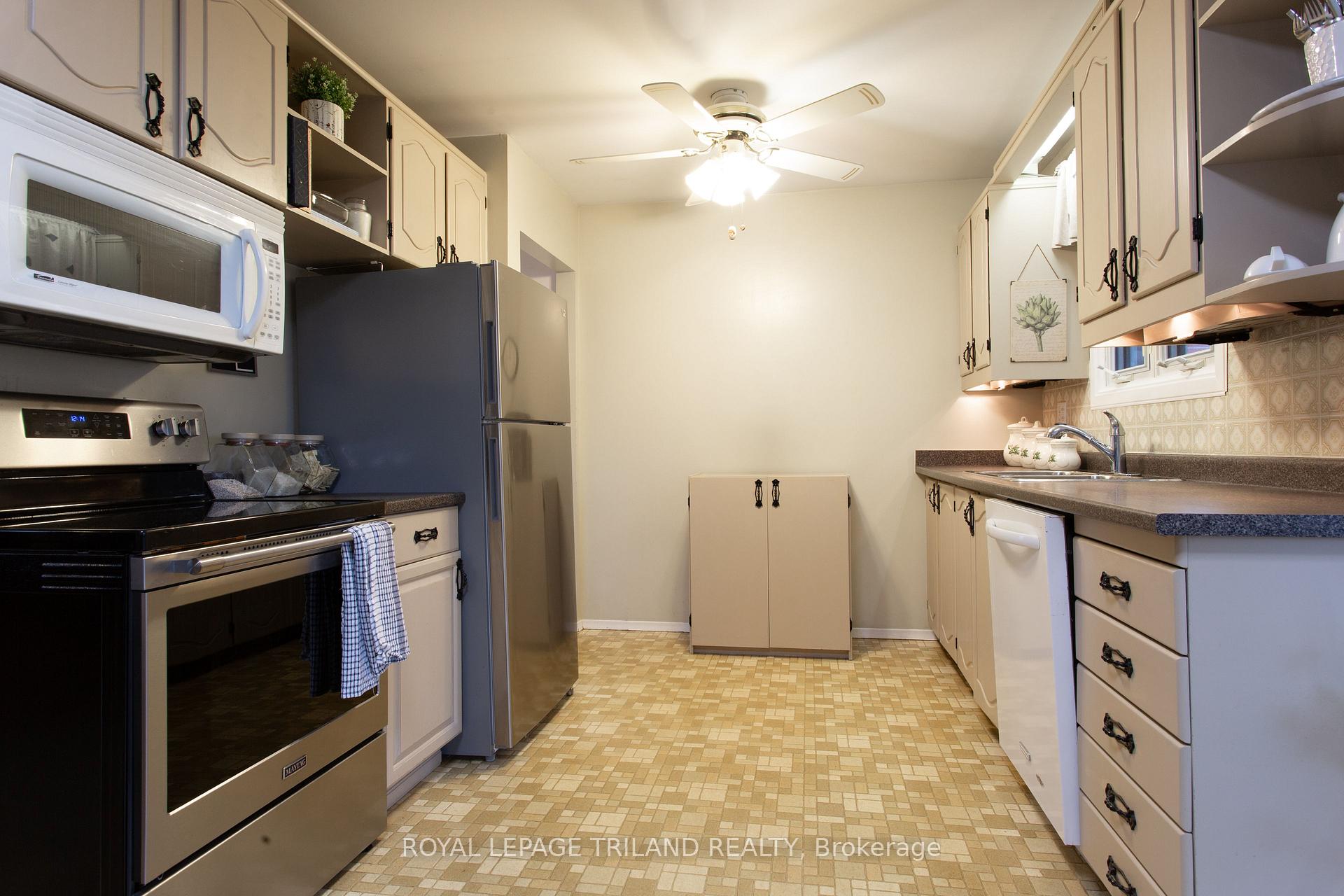 Photo 7 of 28 Raven Avenue, St. Thomas — HOMEH