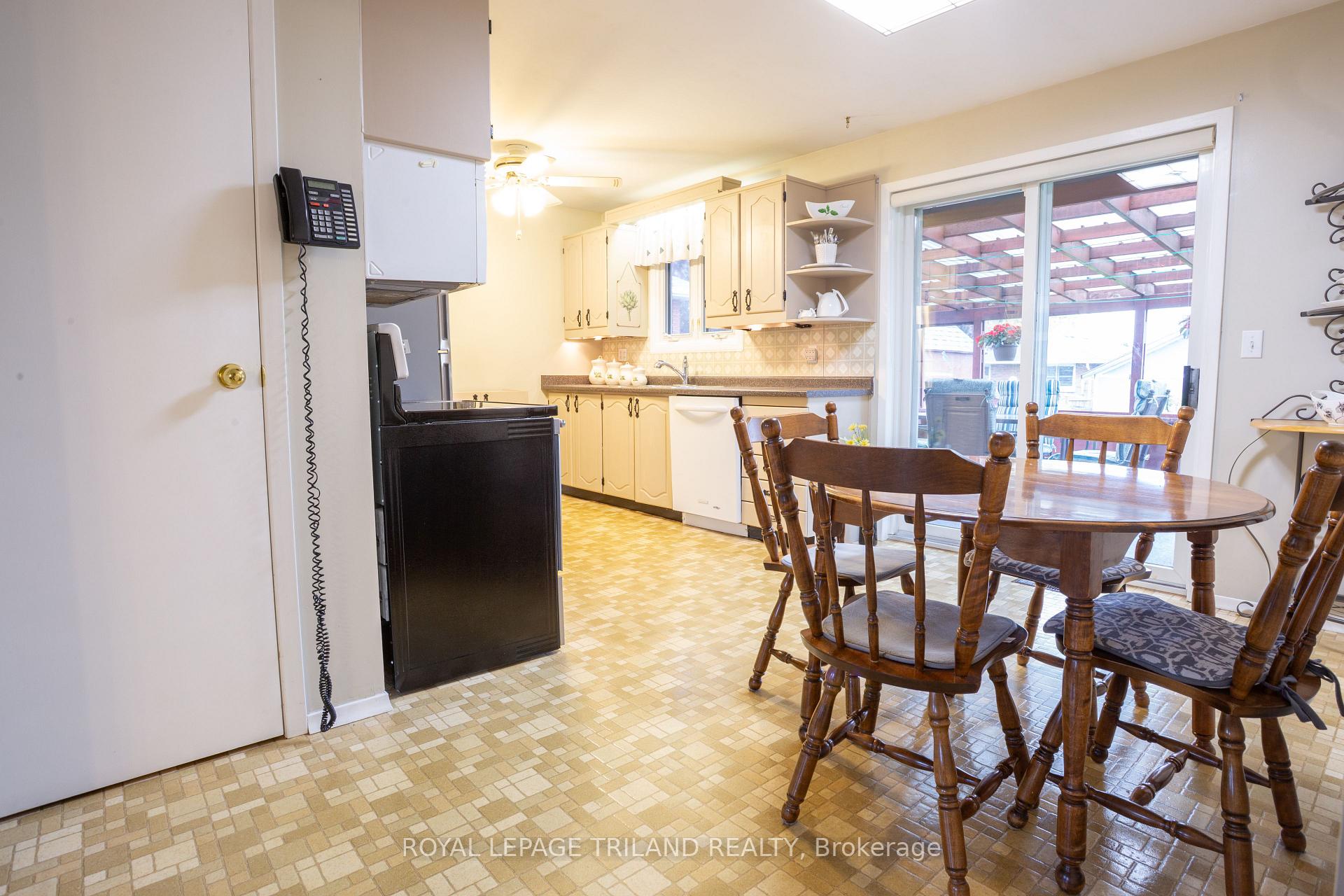 Photo 9 of 28 Raven Avenue, St. Thomas — HOMEH