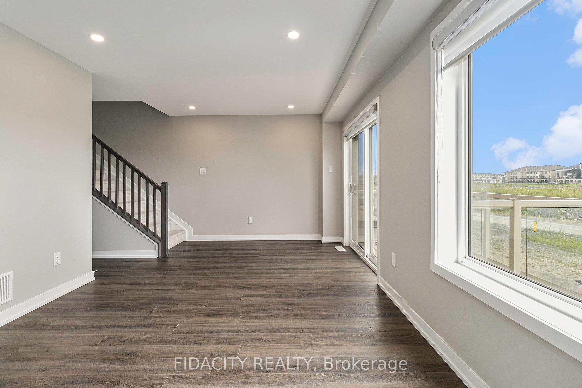 Photo 5 of 24 Limnos Lane, Ottawa, Stittsville (North) — HOMEH