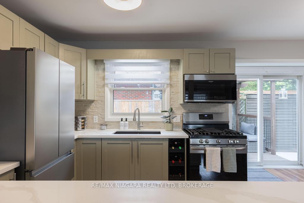 Photo 9 of 37 Parnell Road, St. Catharines, Vine/Linwell — HOMEH