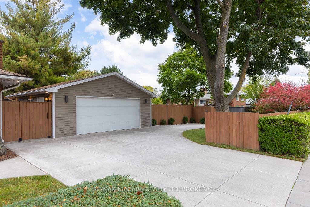 Photo 36 of 37 Parnell Road, St. Catharines, Vine/Linwell — HOMEH