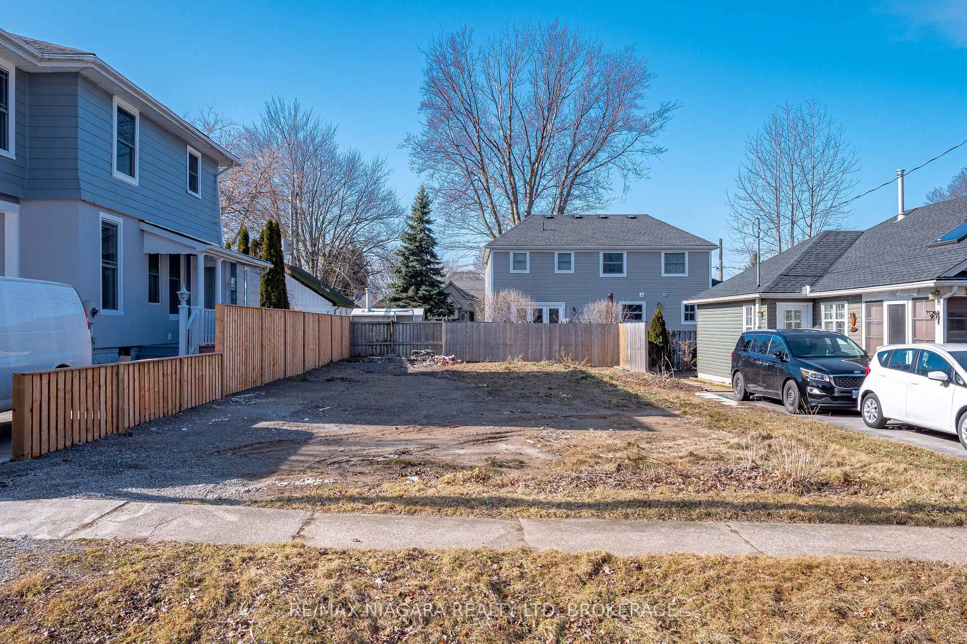 Photo 6 of 13 Shelley Avenue, St. Catharines, Port Dalhousie — HOMEH