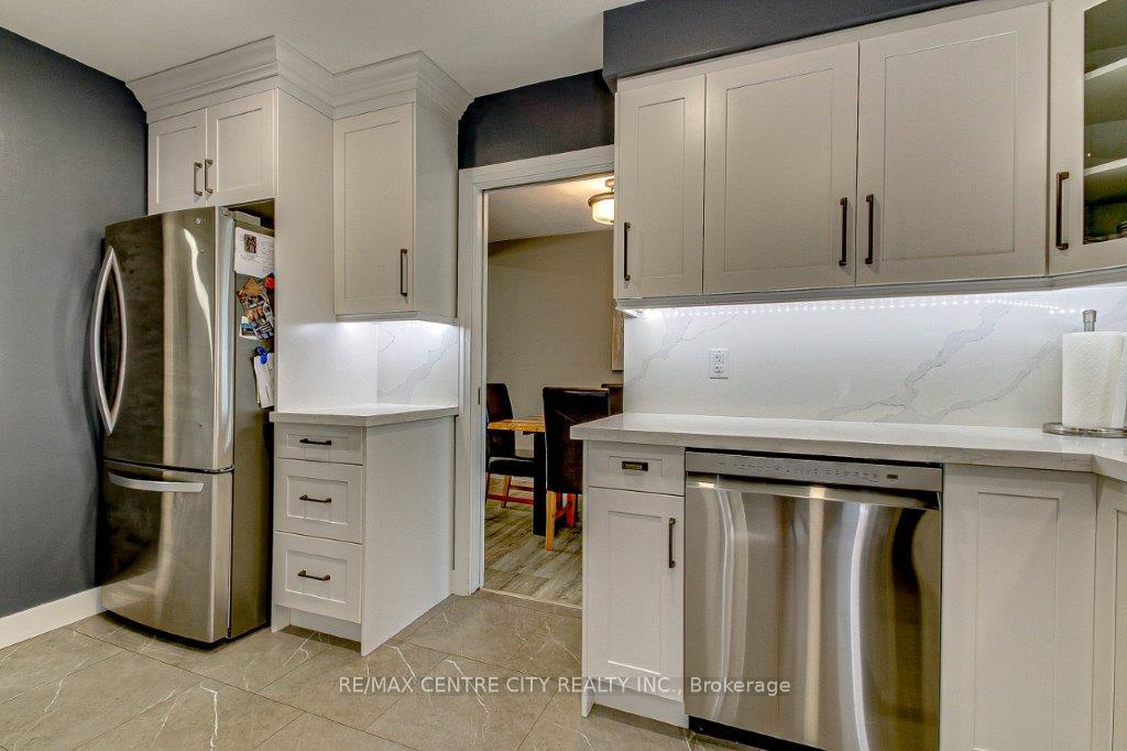 Photo 10 of 95 Lawrence Avenue, St. Thomas — HOMEH