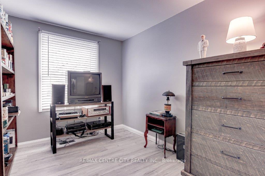 Photo 16 of 95 Lawrence Avenue, St. Thomas — HOMEH