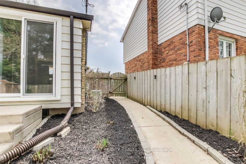 Photo 33 of 95 Lawrence Avenue, St. Thomas — HOMEH