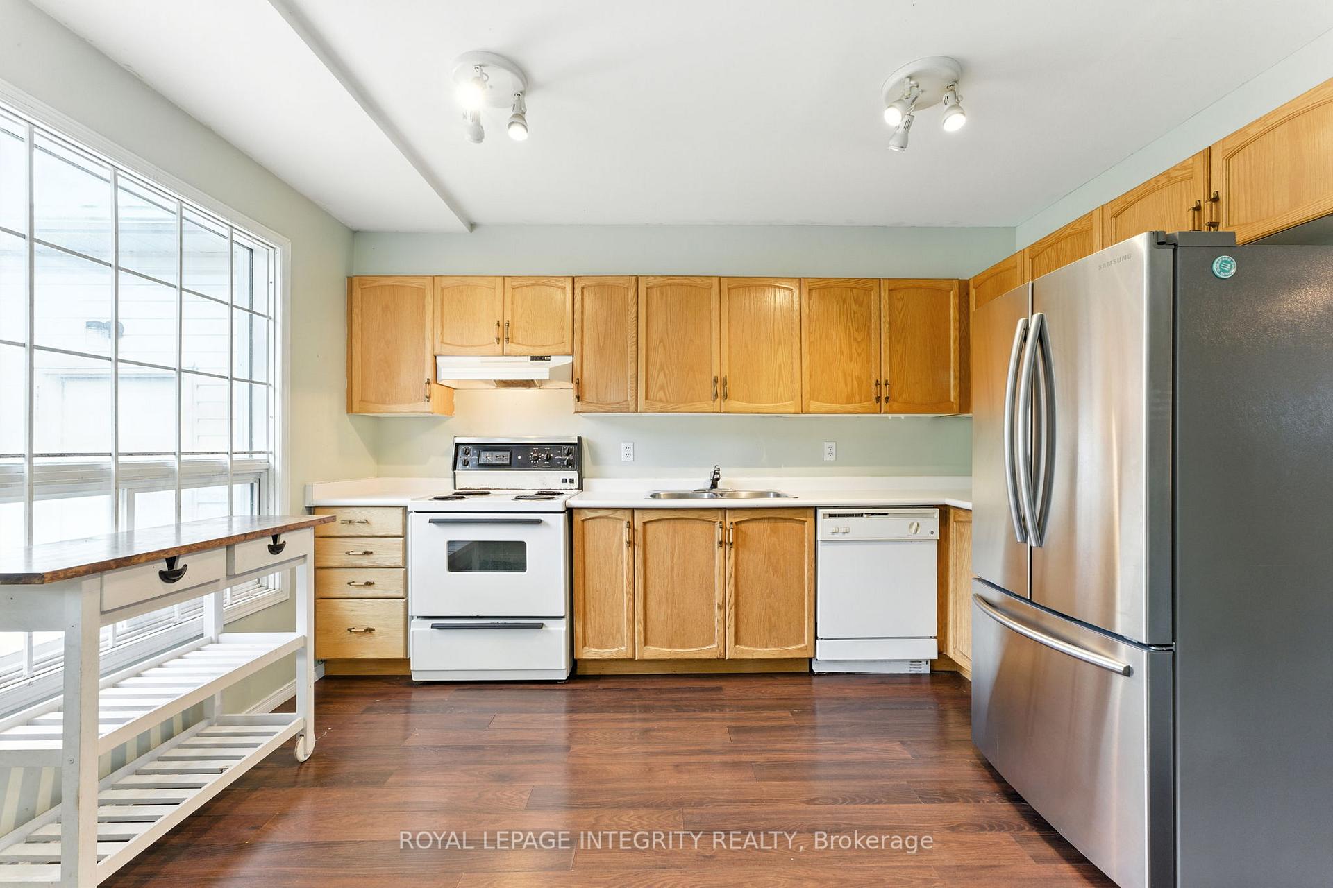 Photo 10 of 41 James Lewis Avenue, Ottawa, Stittsville (South) — HOMEH