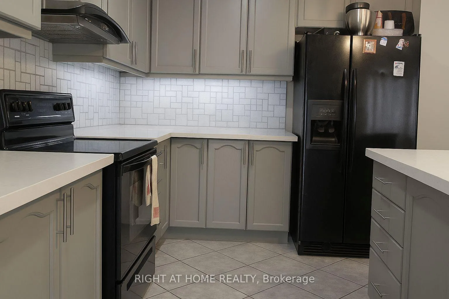 Photo 6 of 144 Cadillac Crescent, Brampton, Fletcher's Meadow — HOMEH