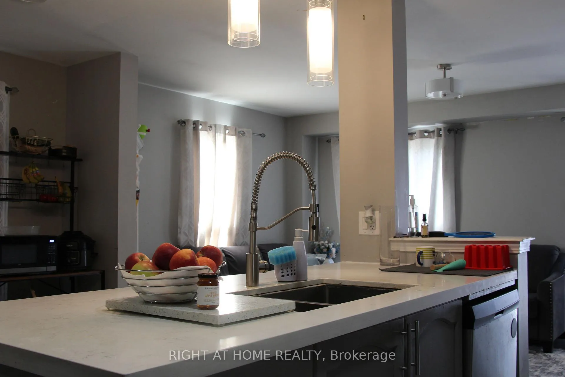 Photo 7 of 144 Cadillac Crescent, Brampton, Fletcher's Meadow — HOMEH