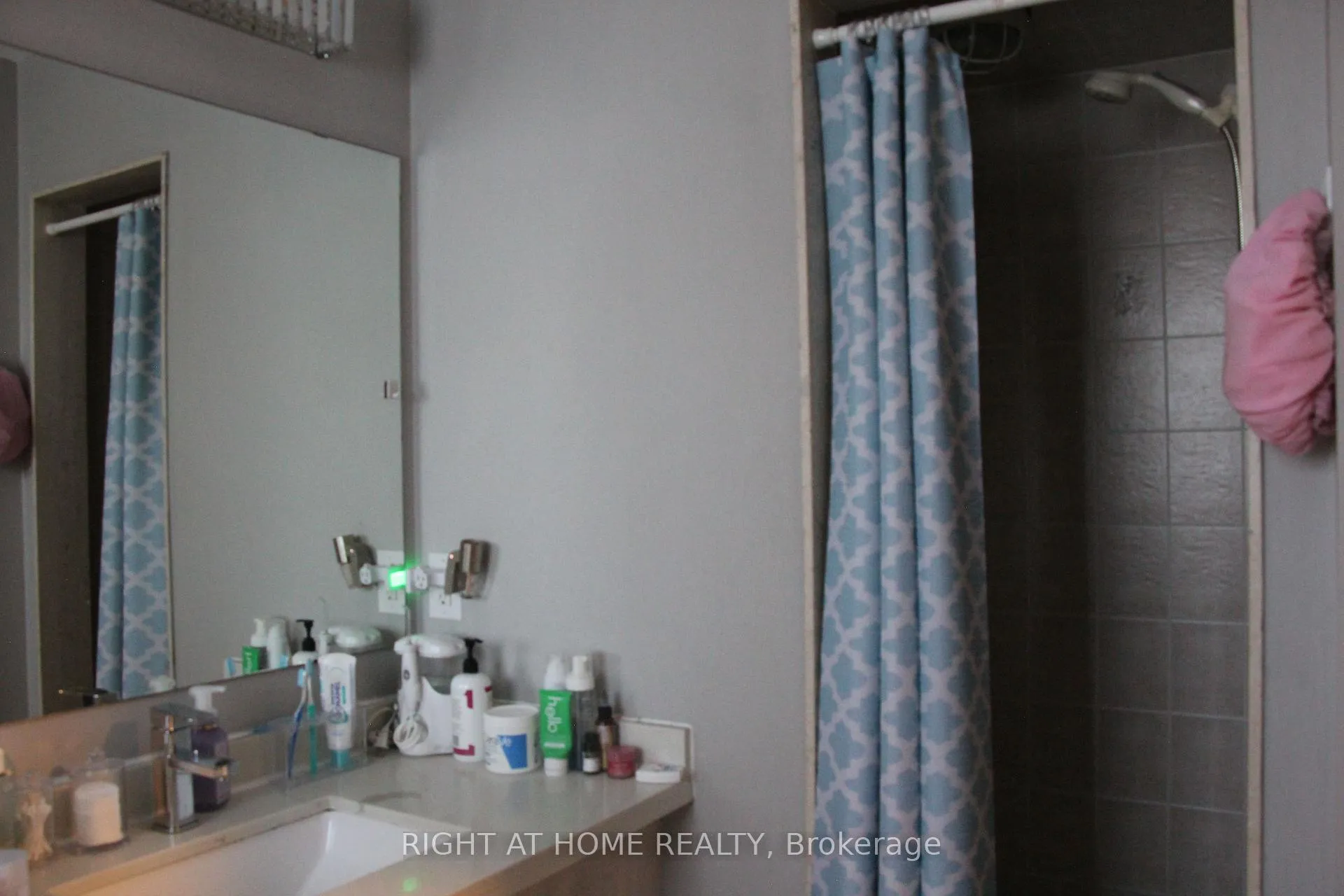 Photo 15 of 144 Cadillac Crescent, Brampton, Fletcher's Meadow — HOMEH