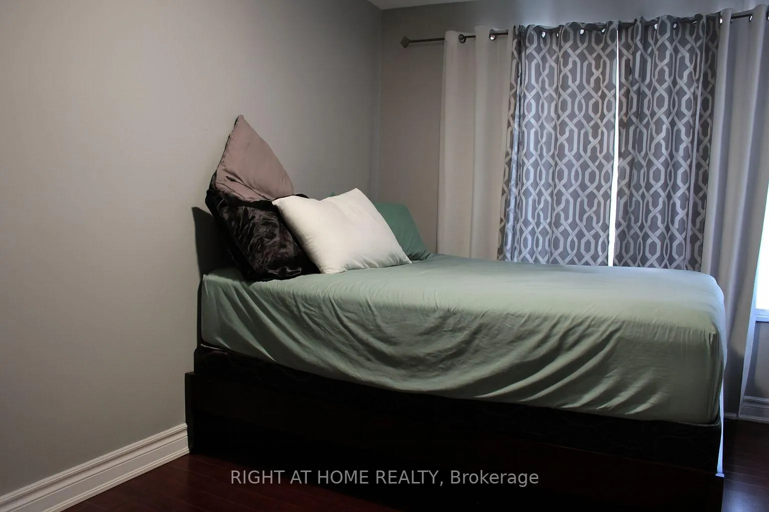 Photo 19 of 144 Cadillac Crescent, Brampton, Fletcher's Meadow — HOMEH