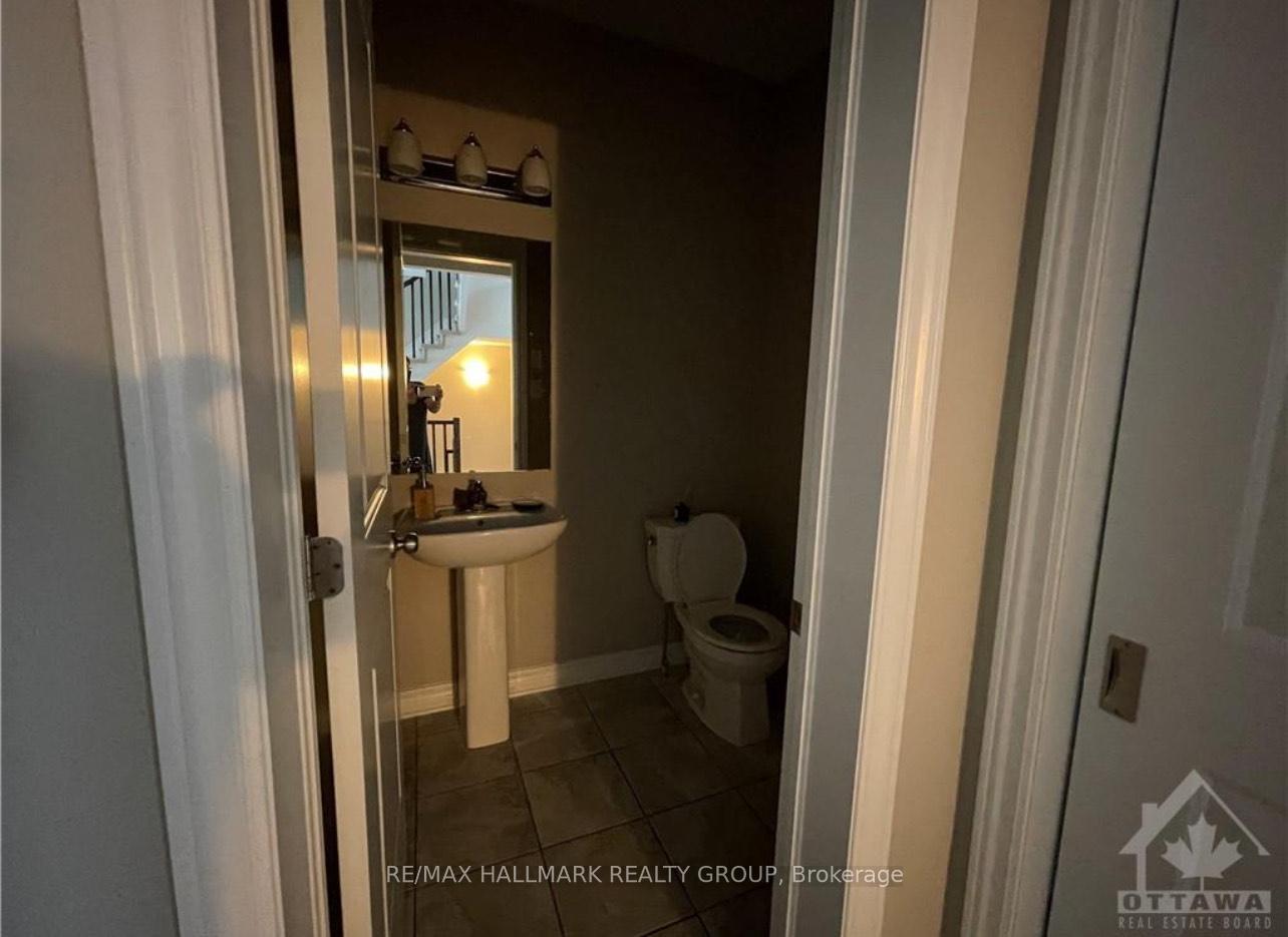 Photo 3 of 322 Warmstone Drive, Ottawa, Stittsville (North) — HOMEH