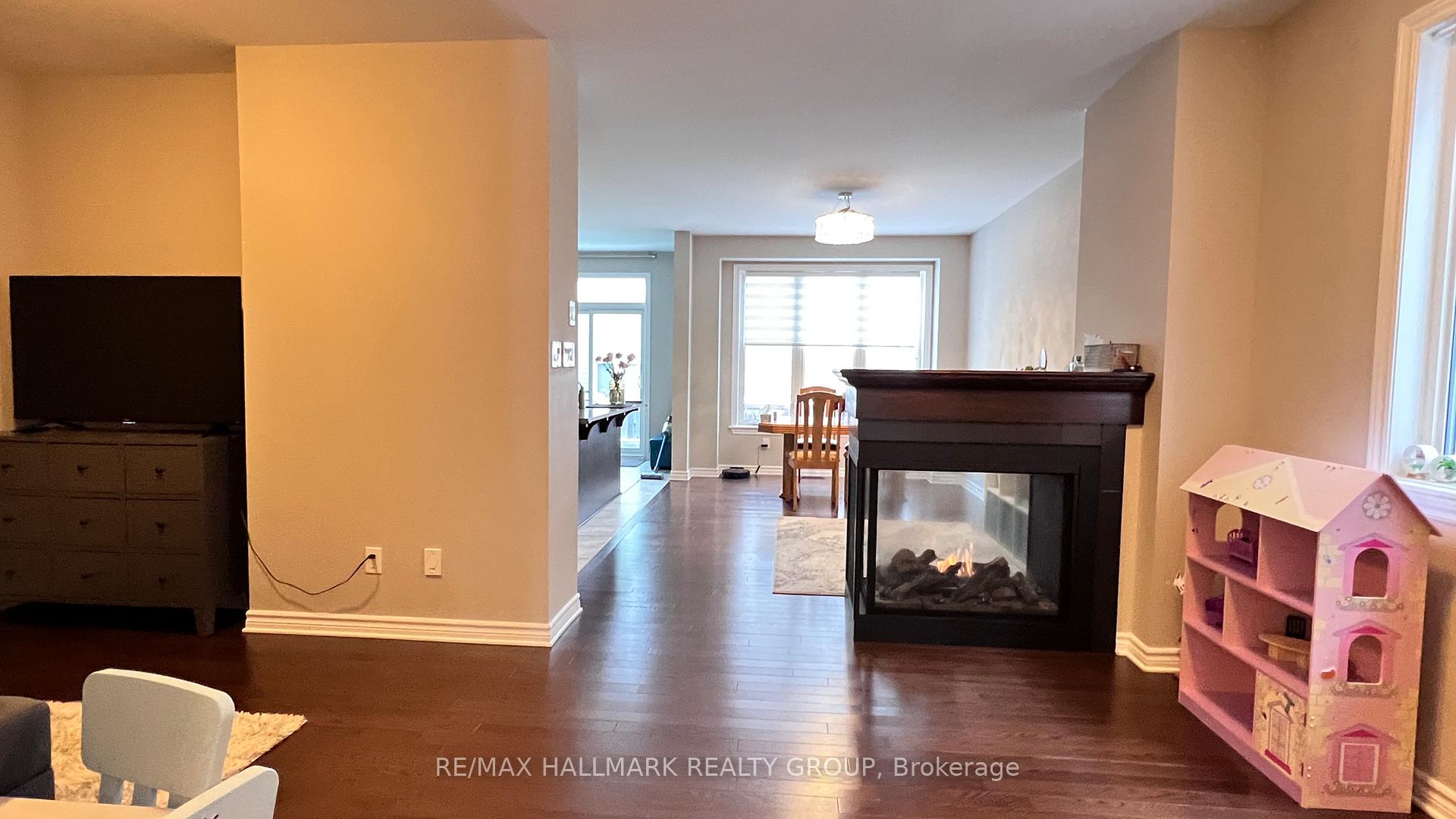 Photo 5 of 322 Warmstone Drive, Ottawa, Stittsville (North) — HOMEH