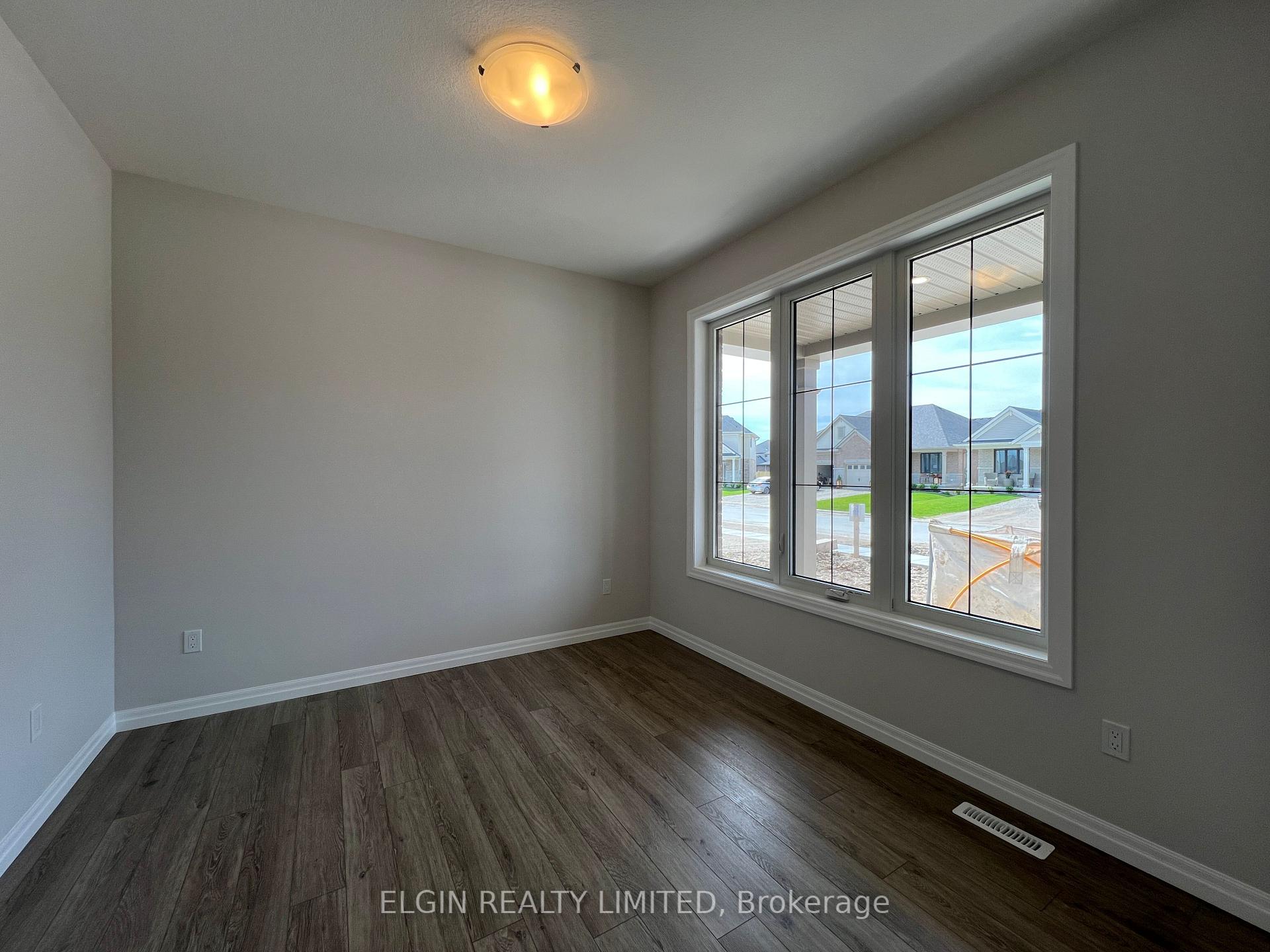 Photo 5 of 31 Dunning Way, St. Thomas — HOMEH