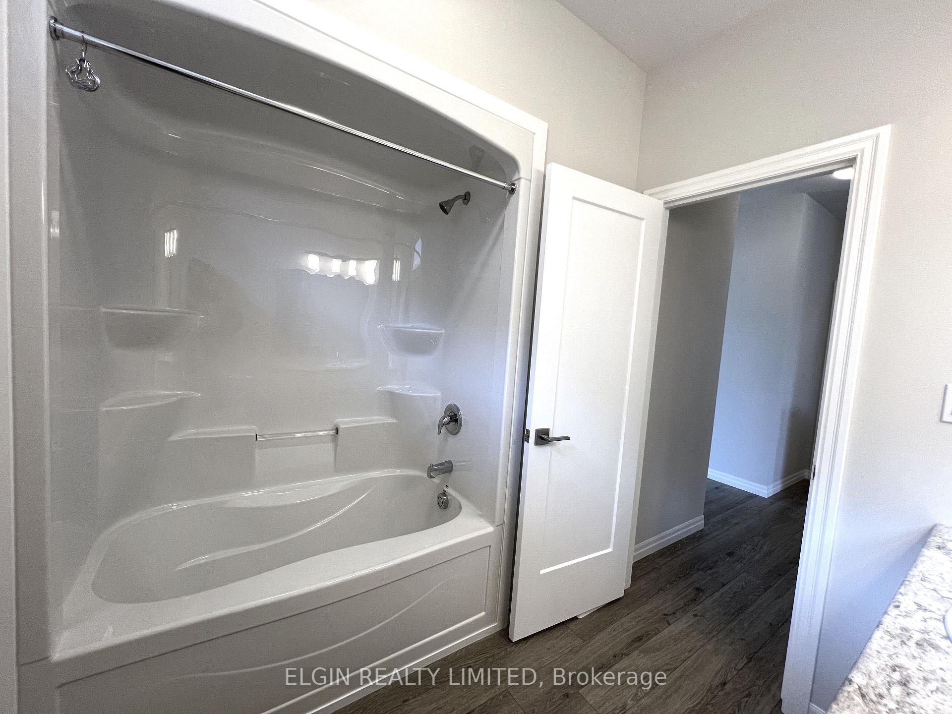 Photo 8 of 31 Dunning Way, St. Thomas — HOMEH