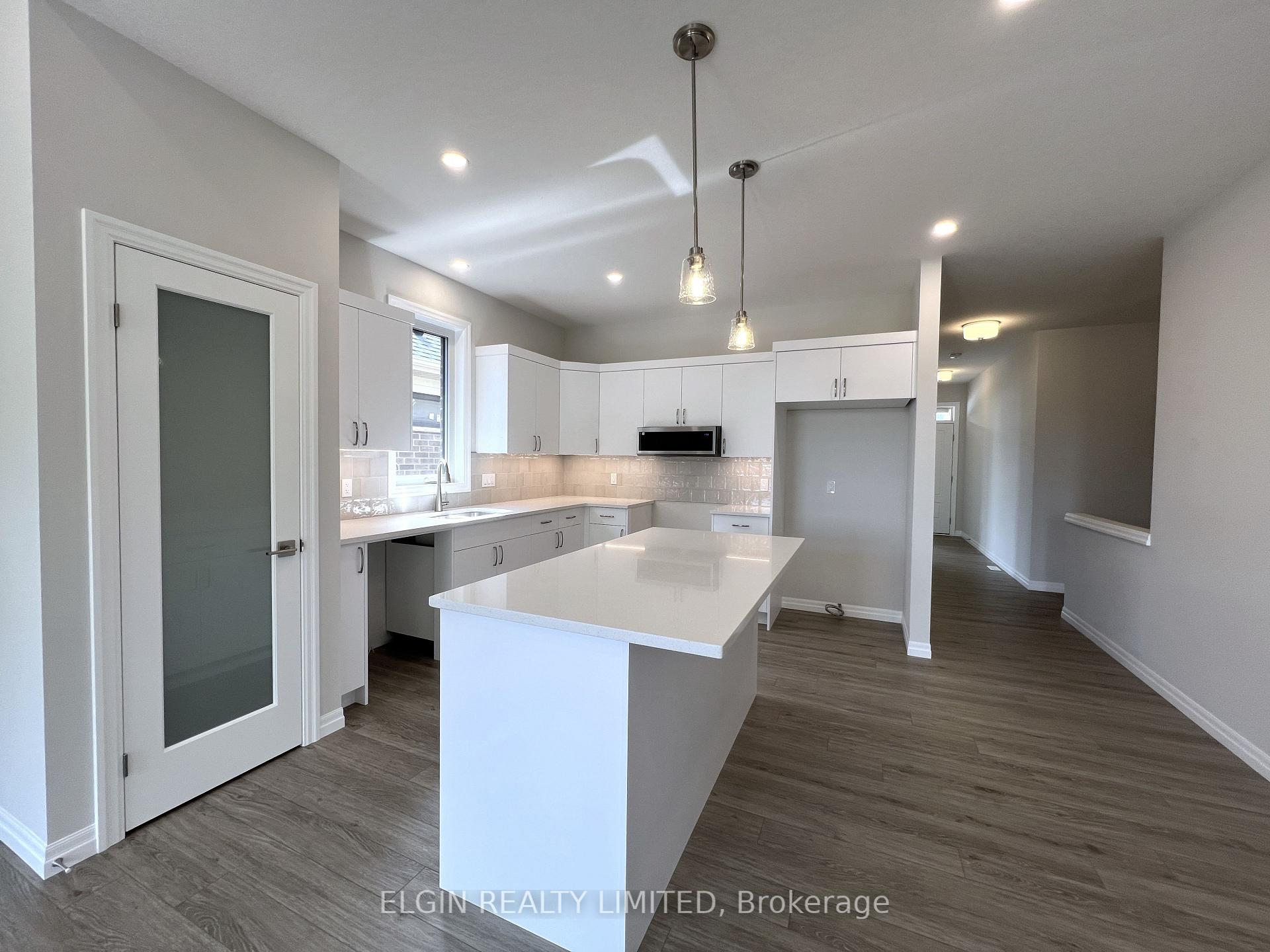 Photo 10 of 31 Dunning Way, St. Thomas — HOMEH