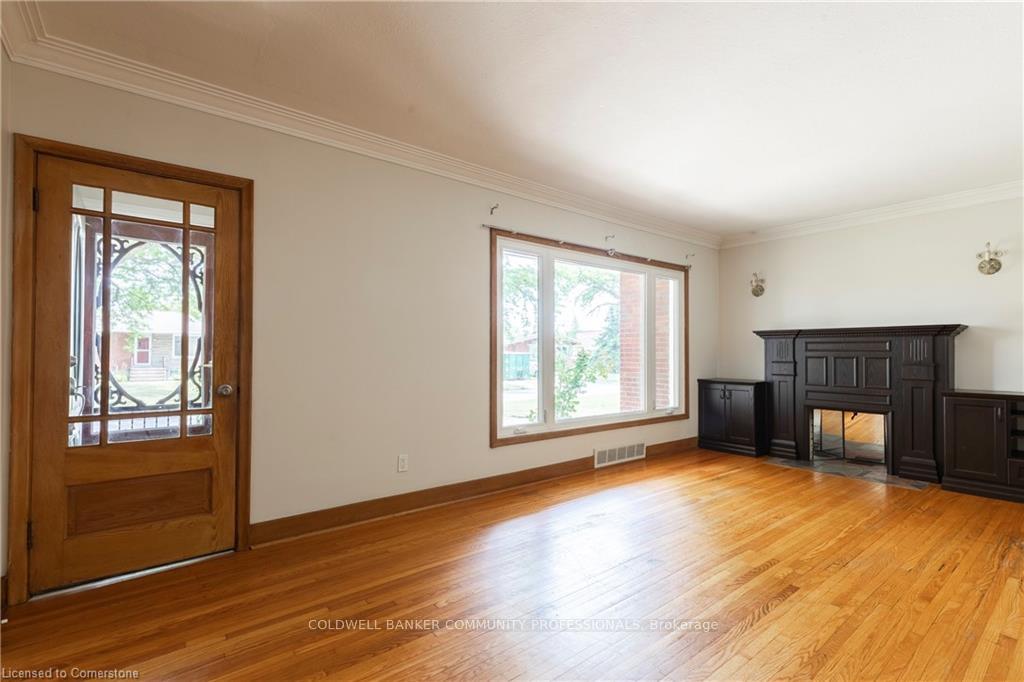Photo 9 of 18 Masterson Drive, St. Catharines, Glendale/Glenridge — HOMEH
