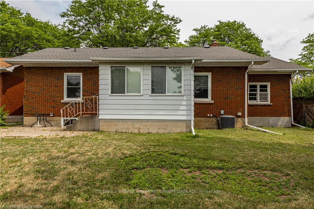 Photo 37 of 18 Masterson Drive, St. Catharines, Glendale/Glenridge — HOMEH
