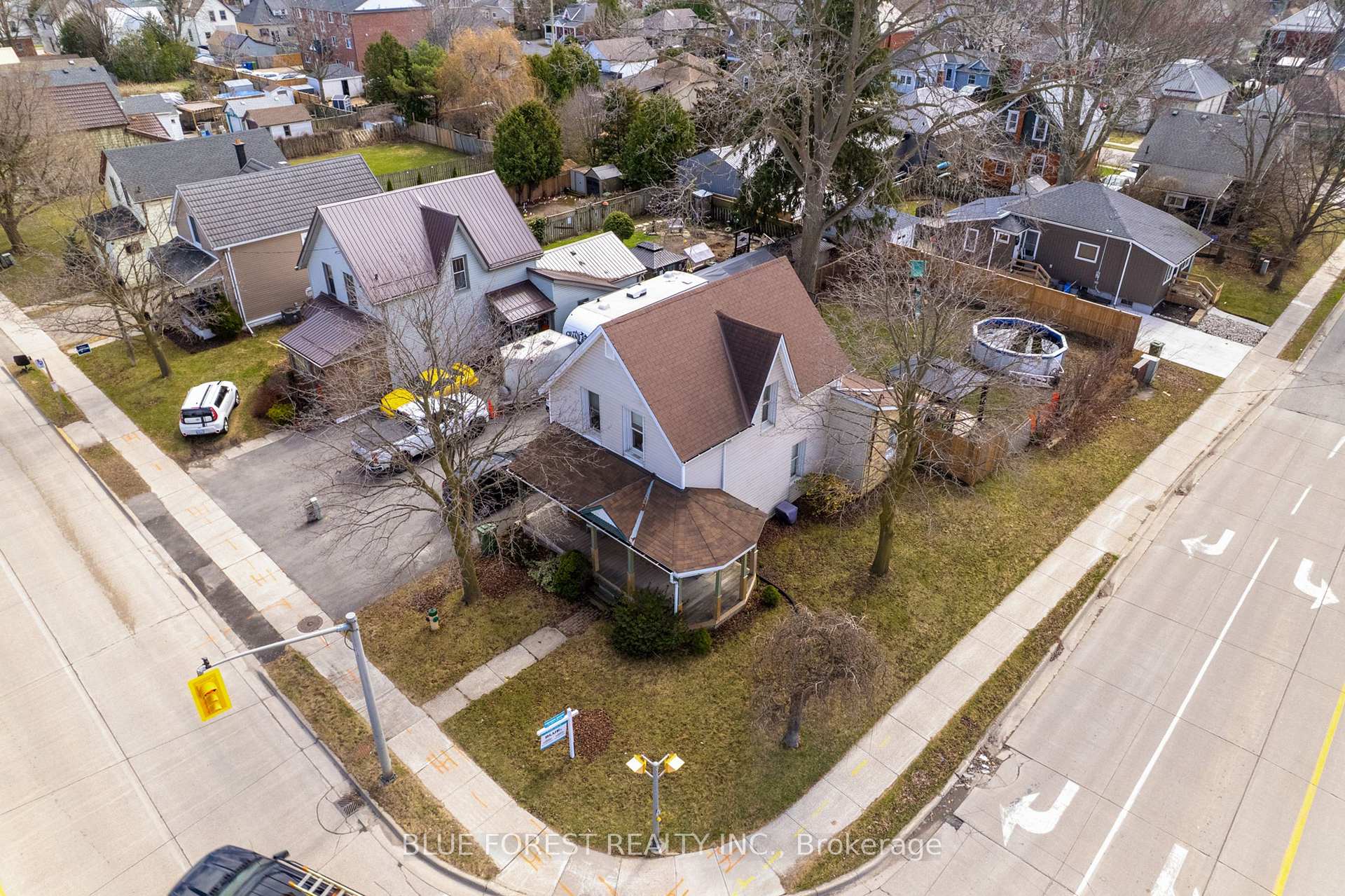 Photo 12 of 210 Wellington Street, St. Thomas — HOMEH
