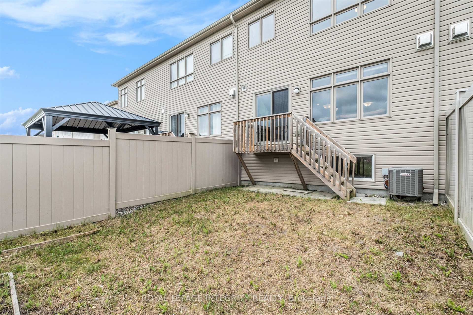 Photo 29 of 305 Lipizzaner Street, Ottawa, Stittsville (South) — HOMEH