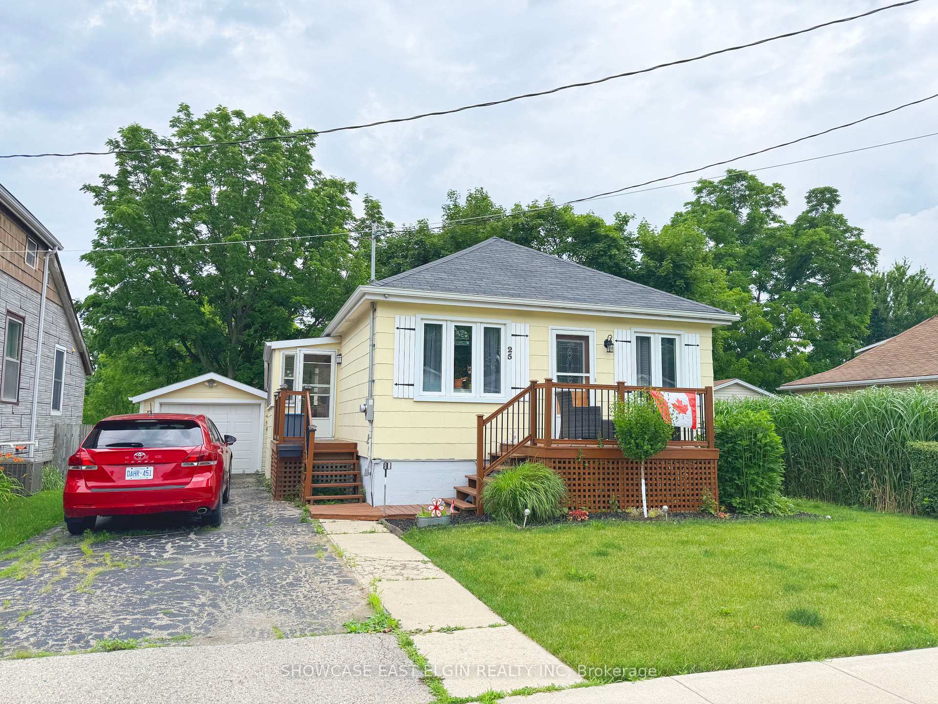 Photo 1 of 25 Chester Street, St. Thomas — HOMEH