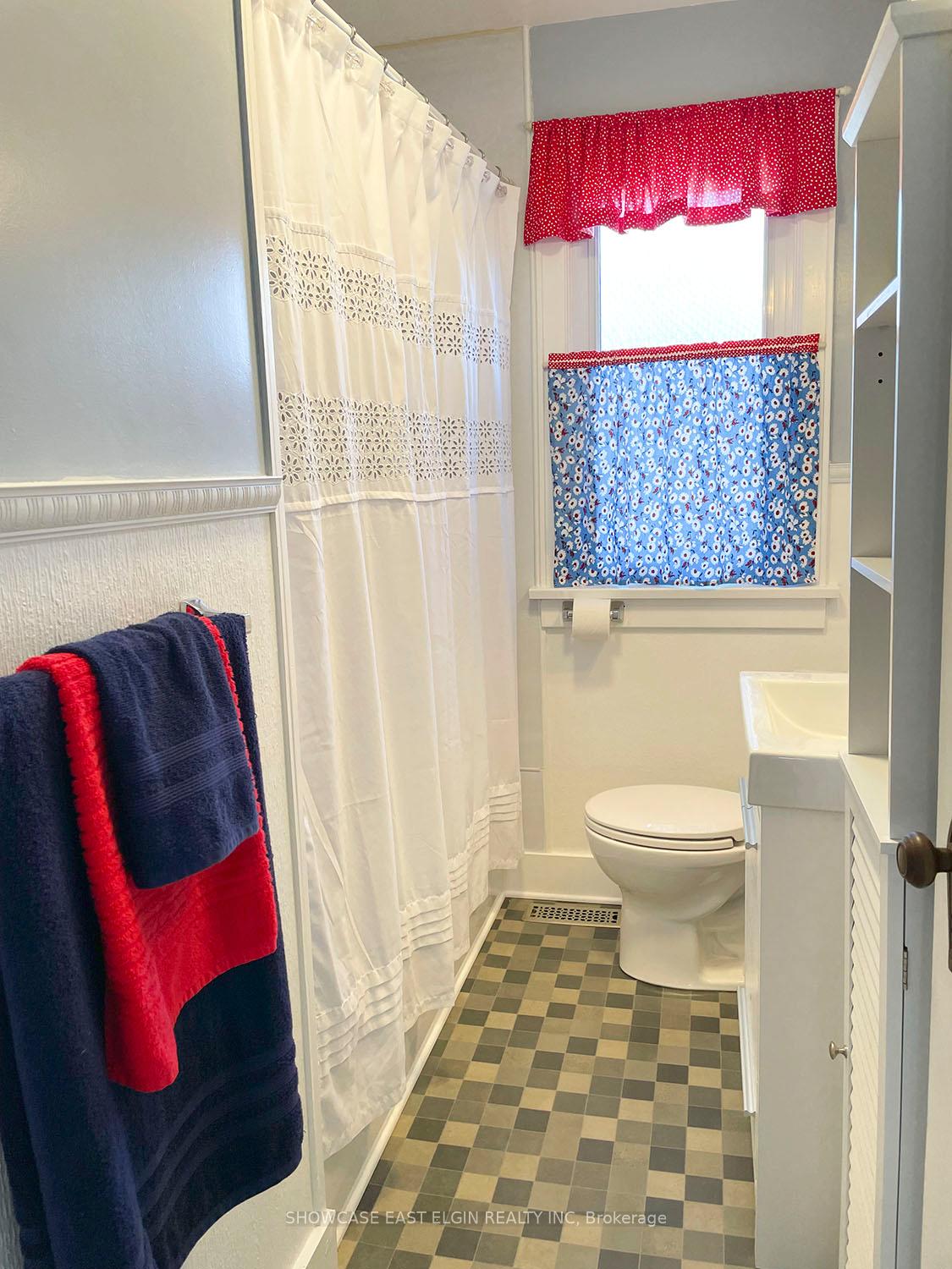 Photo 10 of 25 Chester Street, St. Thomas — HOMEH