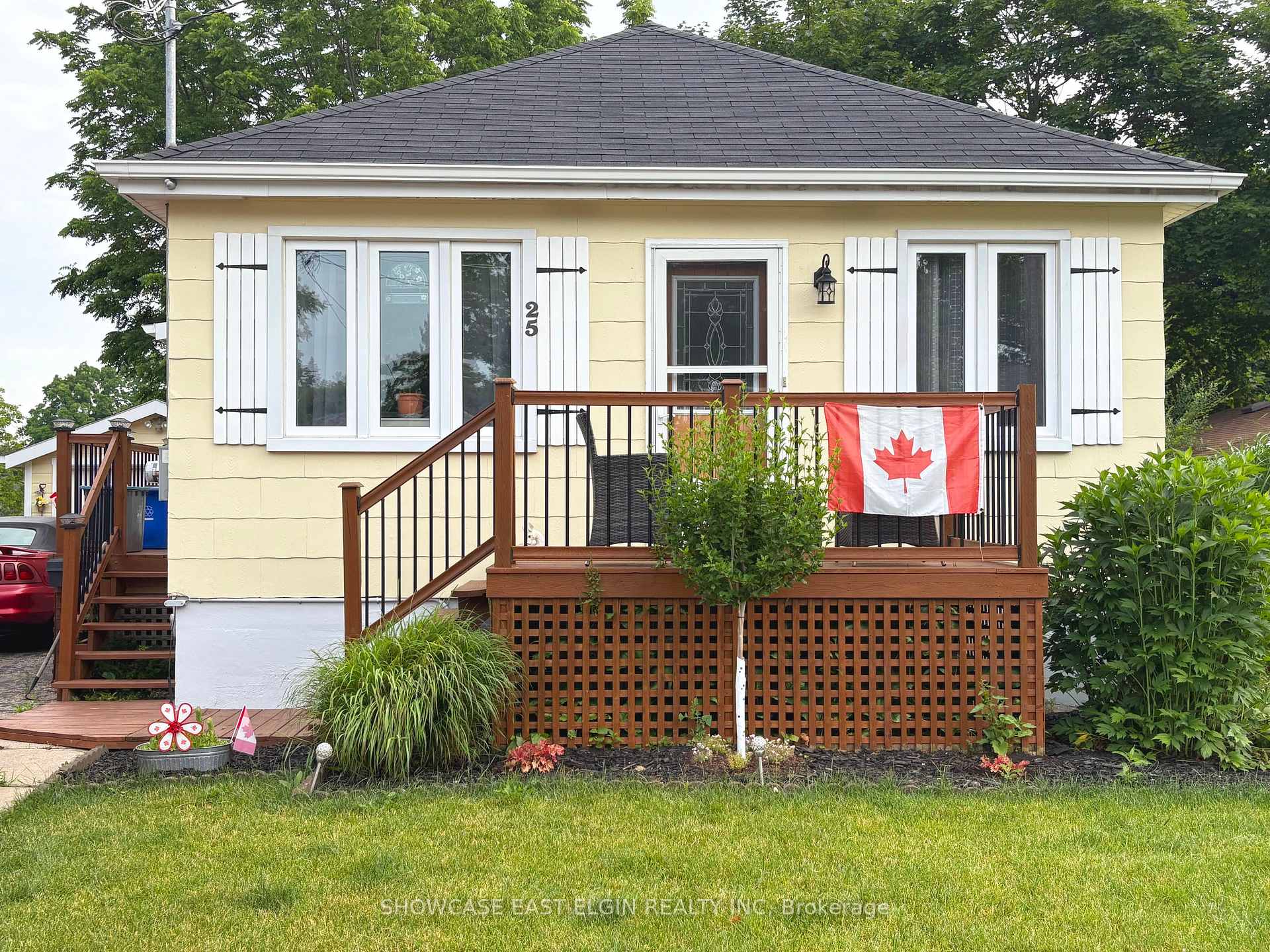 Photo 16 of 25 Chester Street, St. Thomas — HOMEH