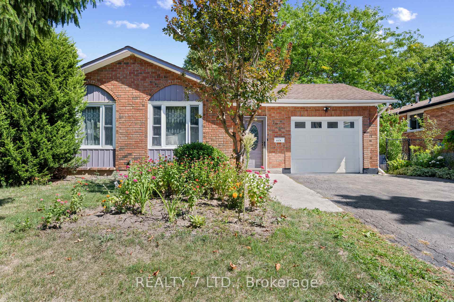 Photo 1 of 674 Vine Street, St. Catharines, Lakeshore — HOMEH