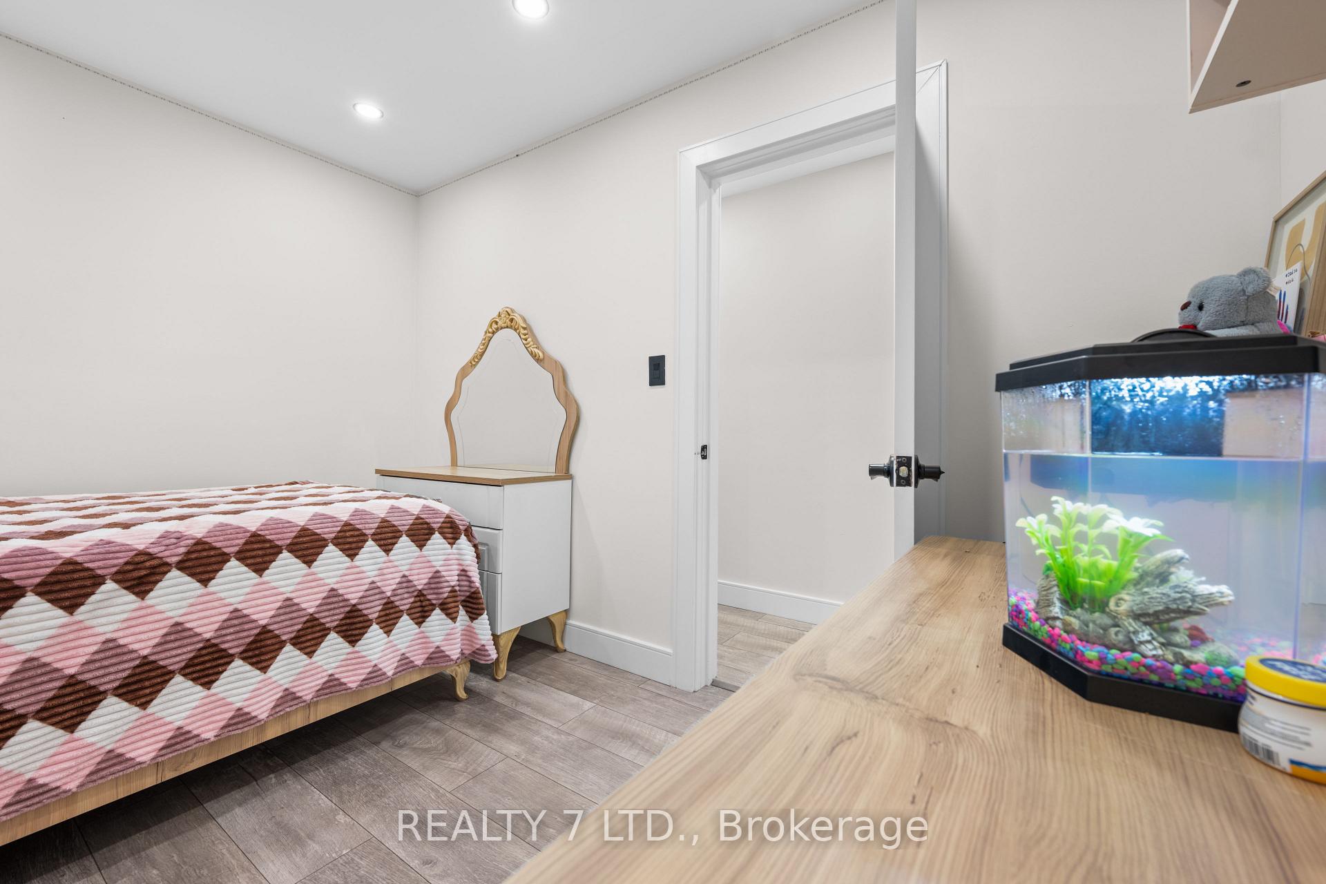 Photo 23 of 674 Vine Street, St. Catharines, Lakeshore — HOMEH