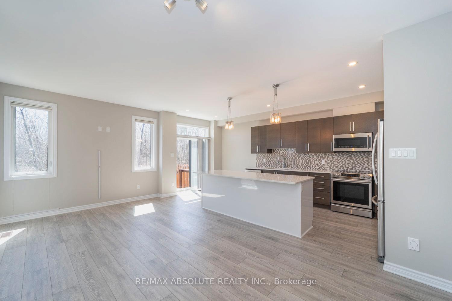 Photo 8 of 269 Kimpton Drive, Ottawa, Stittsville (North) — HOMEH