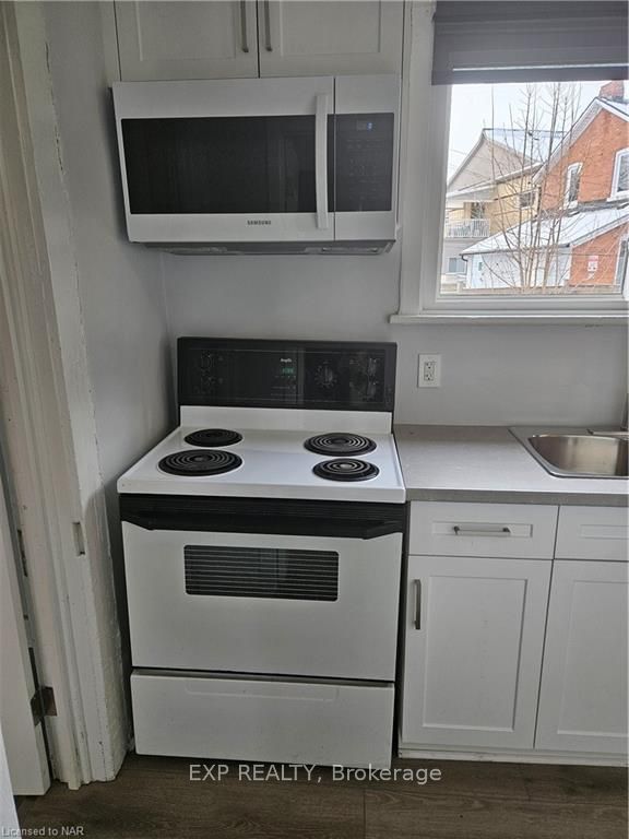 Photo 4 of Unit 3, 88 Welland Avenue, St. Catharines, Downtown — HOMEH