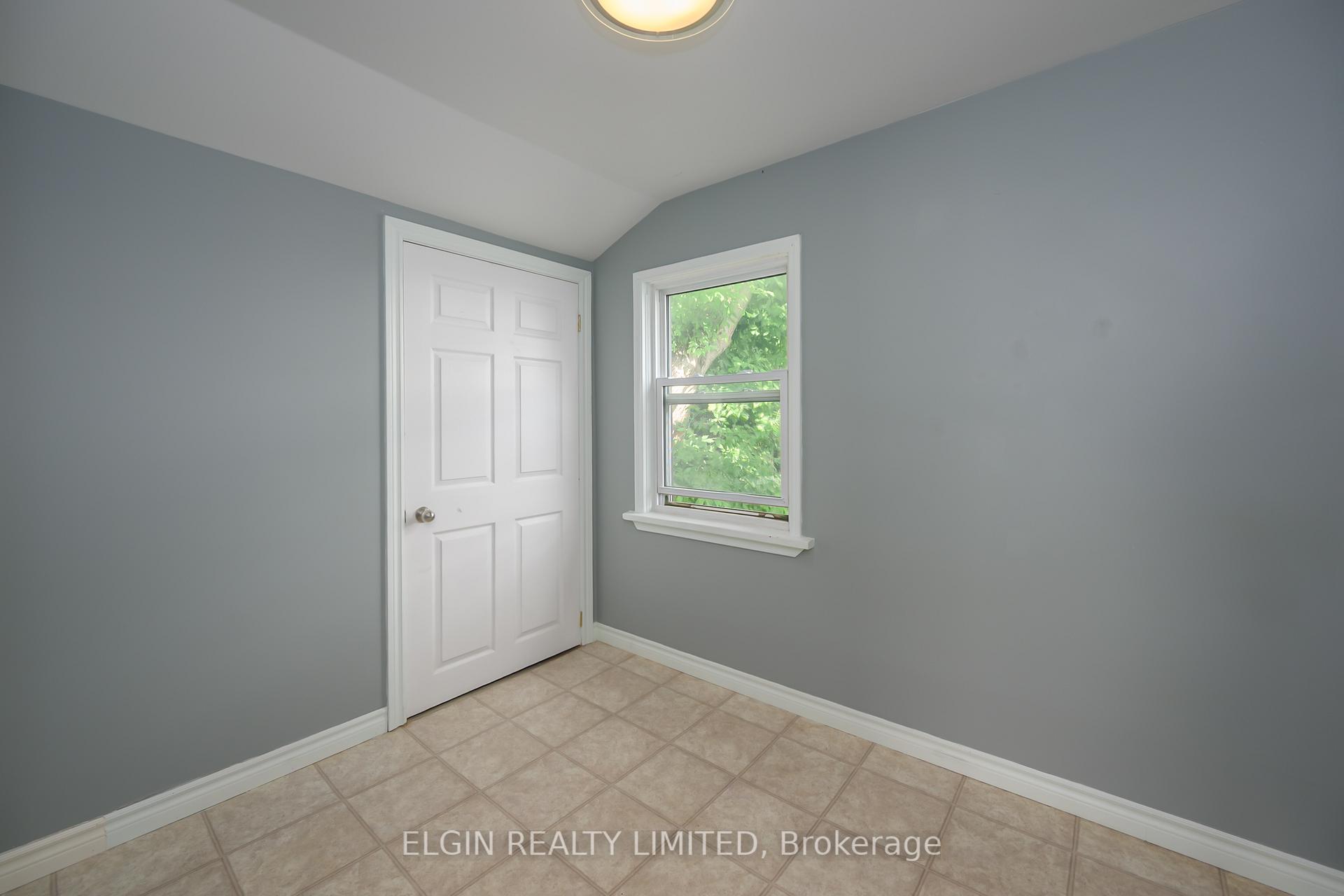 Photo 4 of 178 Wellington Street, St. Thomas — HOMEH