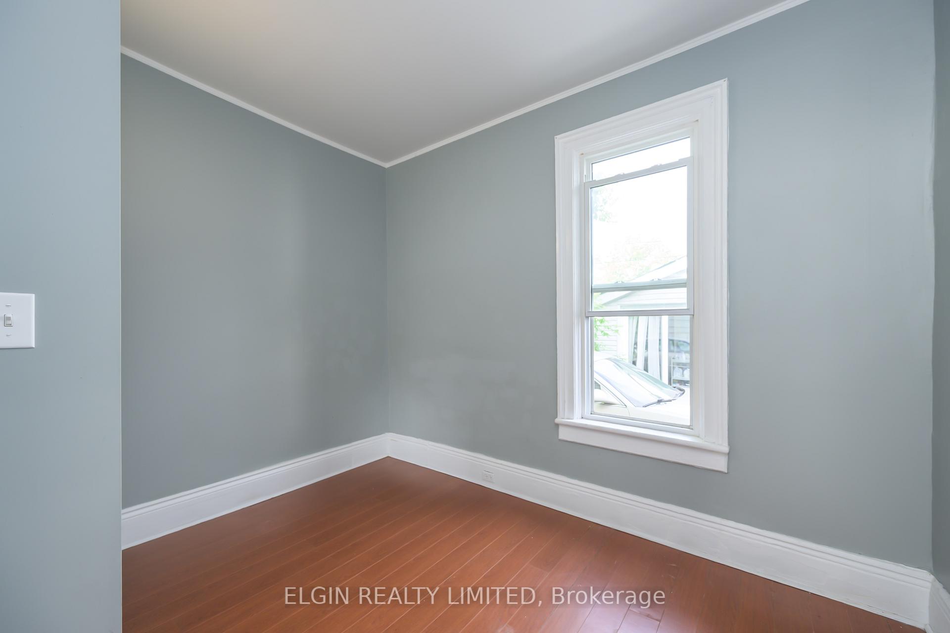 Photo 9 of 178 Wellington Street, St. Thomas — HOMEH