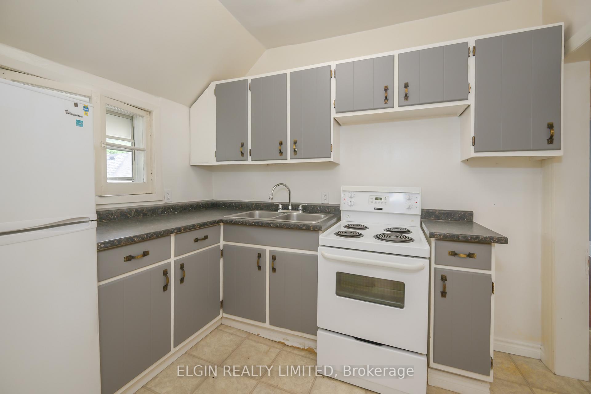 Photo 16 of 178 Wellington Street, St. Thomas — HOMEH