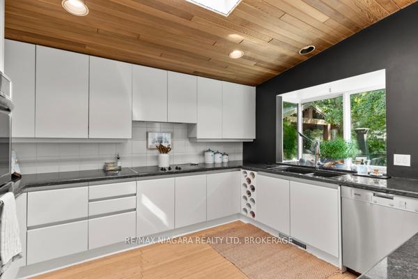 Photo 10 of 10 Marwood Circle, St. Catharines, Glendale/Glenridge — HOMEH