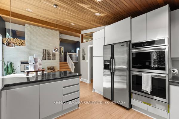 Photo 11 of 10 Marwood Circle, St. Catharines, Glendale/Glenridge — HOMEH
