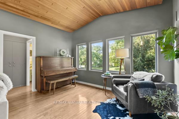 Photo 19 of 10 Marwood Circle, St. Catharines, Glendale/Glenridge — HOMEH
