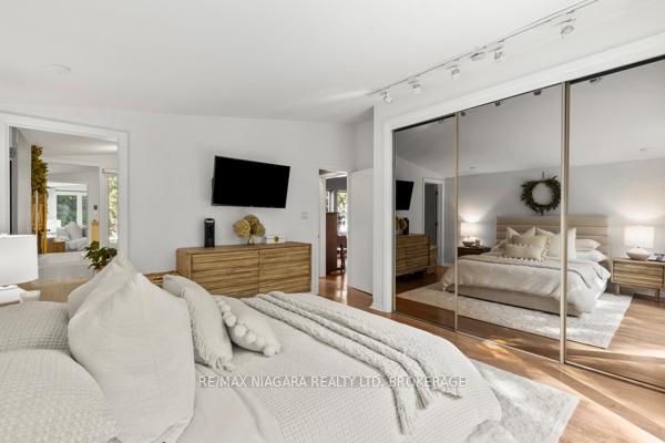 Photo 21 of 10 Marwood Circle, St. Catharines, Glendale/Glenridge — HOMEH