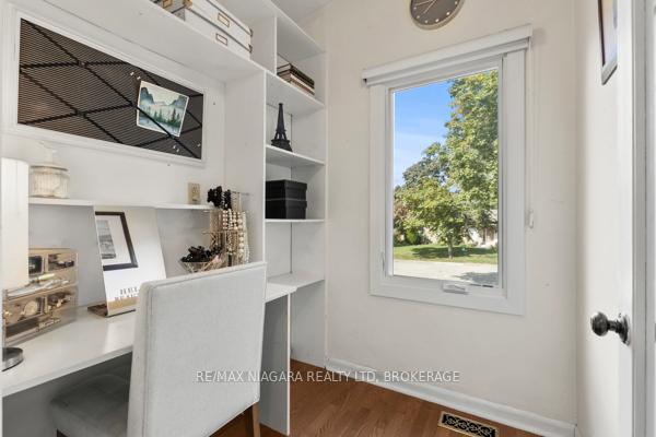 Photo 23 of 10 Marwood Circle, St. Catharines, Glendale/Glenridge — HOMEH
