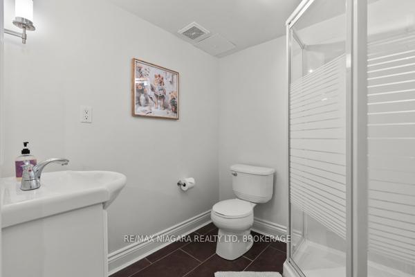 Photo 32 of 10 Marwood Circle, St. Catharines, Glendale/Glenridge — HOMEH