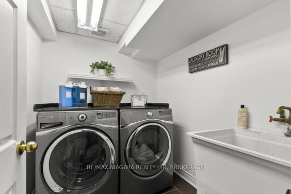 Photo 33 of 10 Marwood Circle, St. Catharines, Glendale/Glenridge — HOMEH