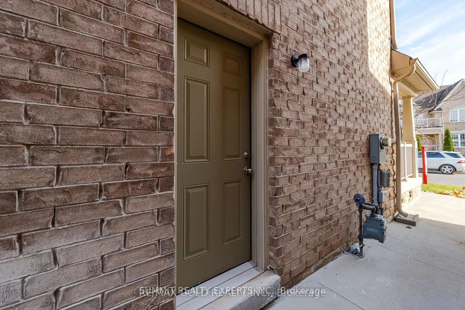 Photo 2 of 107 Banbridge Crescent, Brampton, Credit Valley — HOMEH