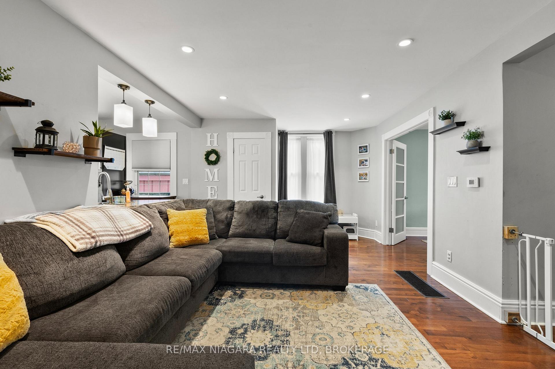Photo 6 of 85 Maple Street, St. Catharines, Downtown — HOMEH