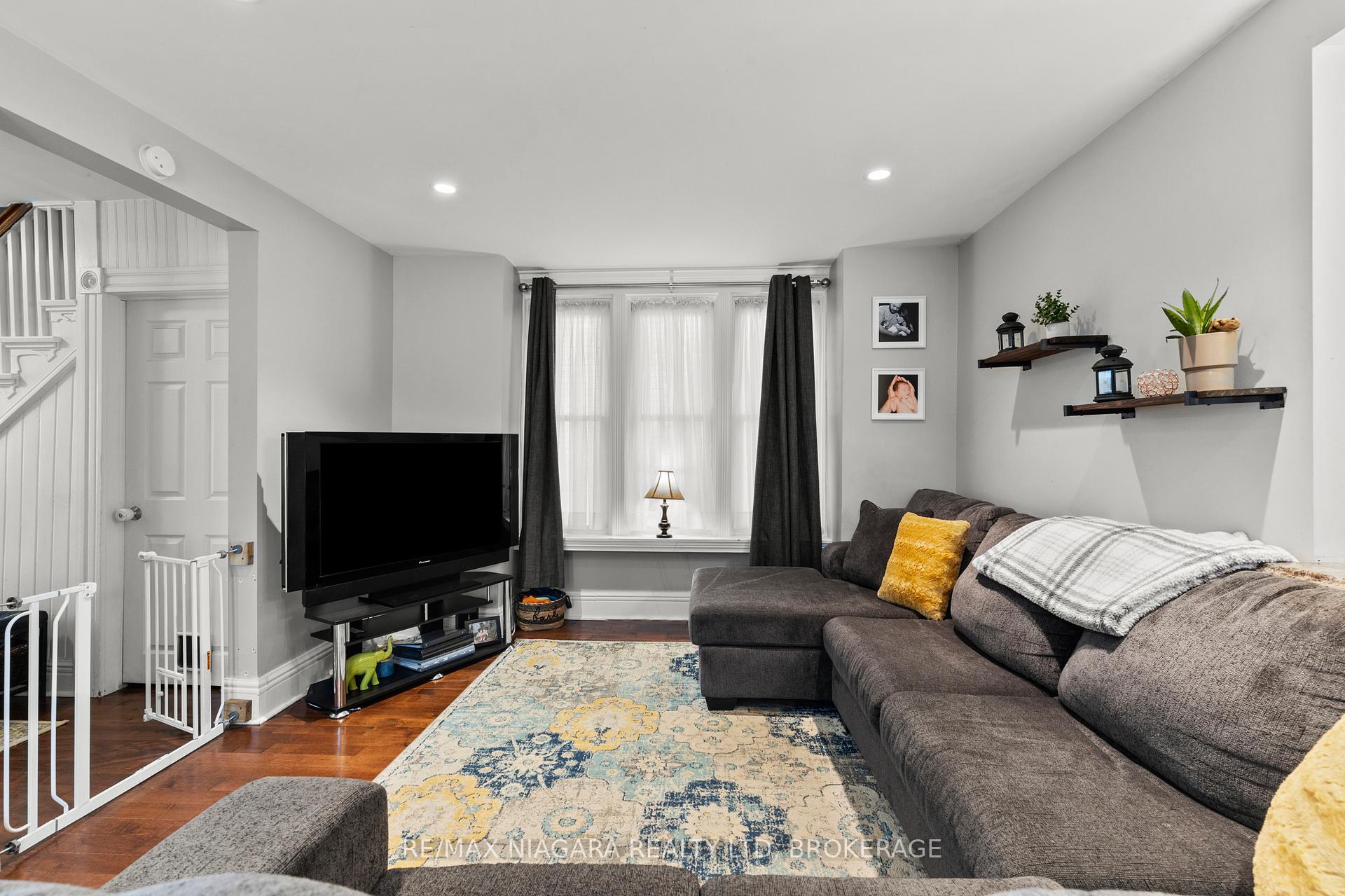 Photo 7 of 85 Maple Street, St. Catharines, Downtown — HOMEH