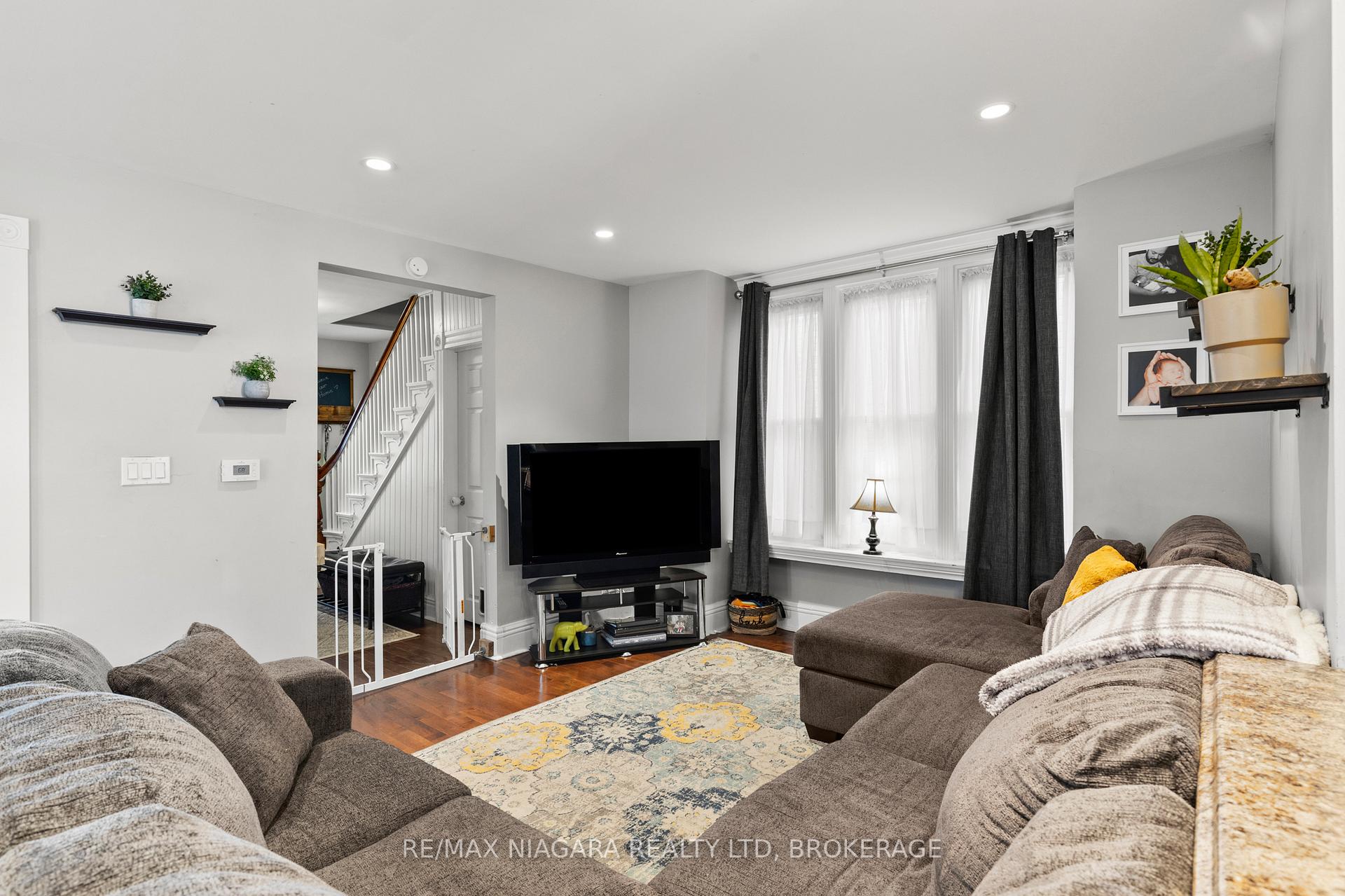 Photo 8 of 85 Maple Street, St. Catharines, Downtown — HOMEH