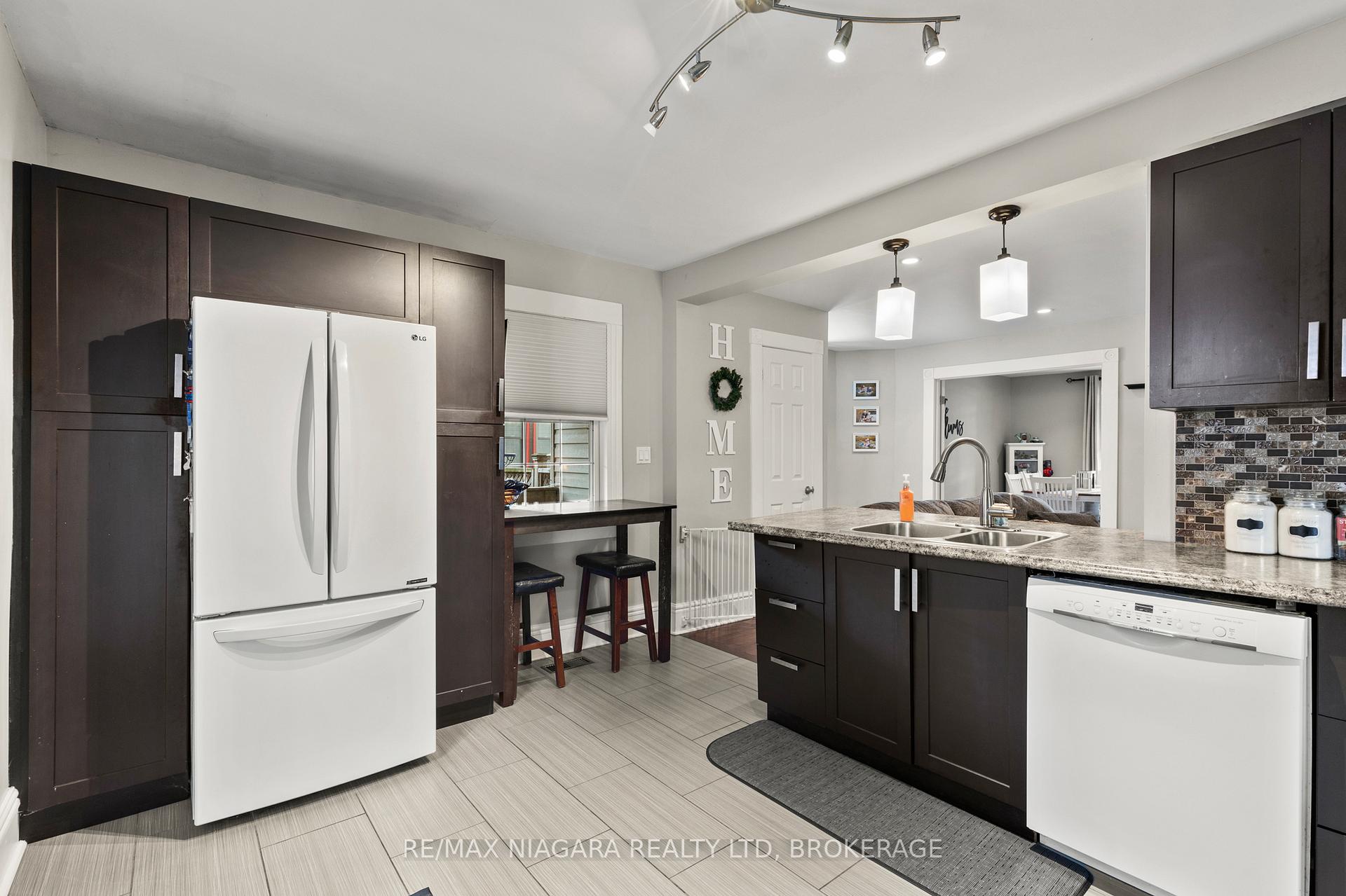 Photo 14 of 85 Maple Street, St. Catharines, Downtown — HOMEH