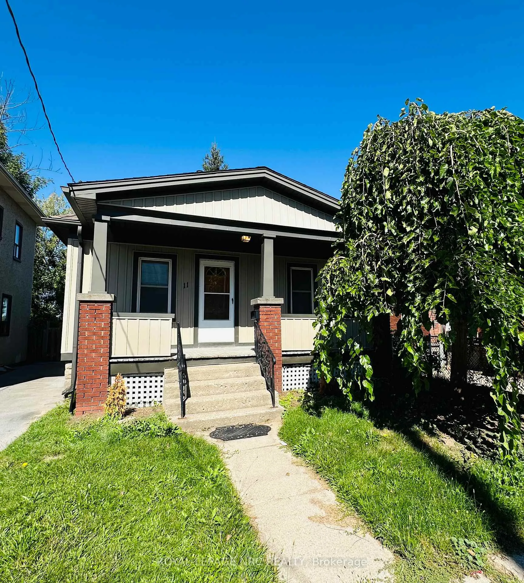 Photo 3 of 11 Beech Street, St. Catharines, Downtown — HOMEH