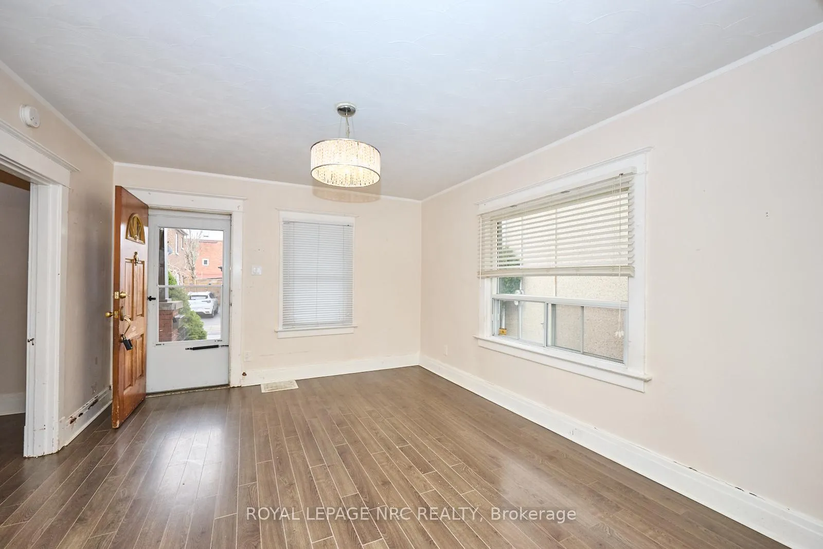 Photo 59 of 11 Beech Street, St. Catharines, Downtown — HOMEH